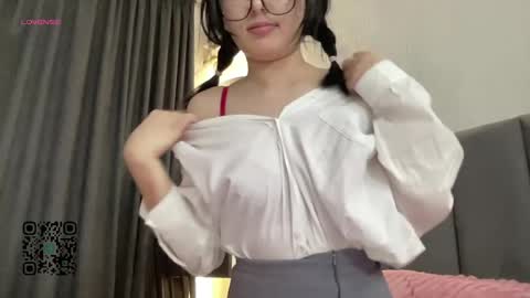minnie_joy_ online show from April 3, 1:51 pm