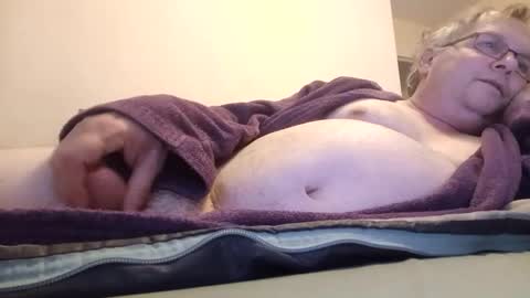 Snapshot of minos60200 chatting on December 10, 11:11 am Stephano online show from December 10, 11:11 am