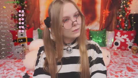 Vikki online show from December 7, 6:26 am