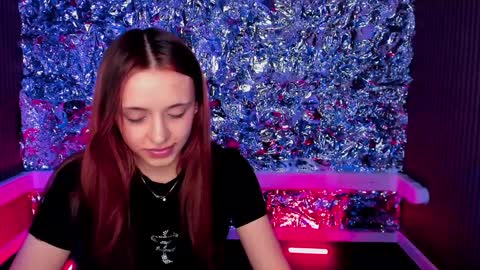 Snapshot of mipsymipson chatting on February 7, 4:24 pm NEXT STREAM NOVEMBER  27282930 online show from February 7, 4:24 pm