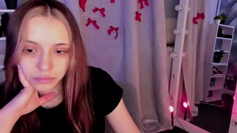 Snapshot of mipsymipson chatting on March 4, 10:24 am NEXT STREAM NOVEMBER  27282930 online show from March 4, 10:24 am
