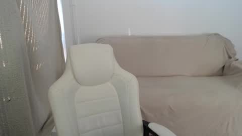 mira_g online show from September 30, 1:32 pm