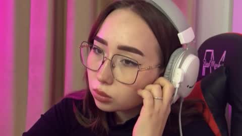 Snapshot of mira_light_ chatting on October 17, 3:38 pm mira_light_ online show from October 17, 3:38 pm