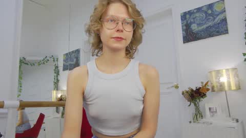 mira_marni online show from October 27, 11:10 am