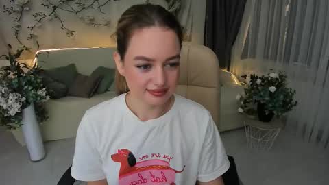 Emma online show from November 9, 10:08 am