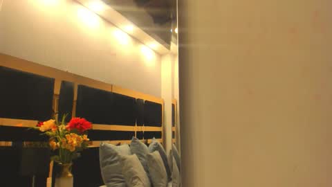 Miranda  online show from January 12, 12:45 pm