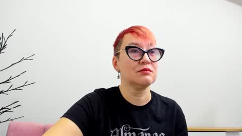 mirandagill online show from January 13, 8:47 am