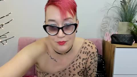 mirandagill online show from January 29, 11:30 am