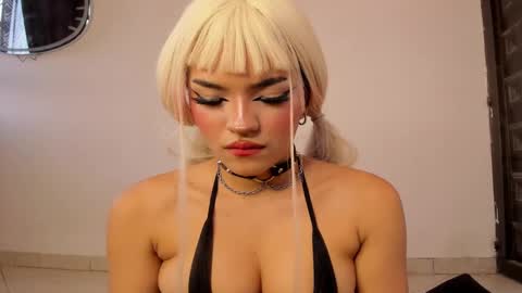 Misa Independent model online show from December 16, 10:45 pm