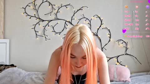 MisaMew online show from February 6, 8:18 am