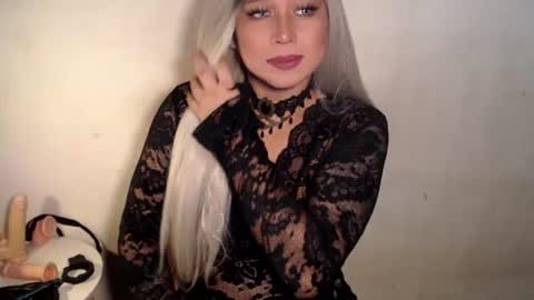 miss_4cuck_ online show from July 7, 9:13 am