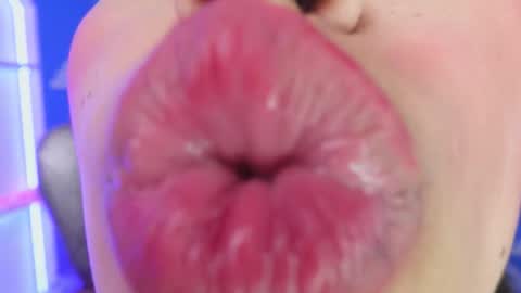 Marilyn online show from December 5, 11:30 am