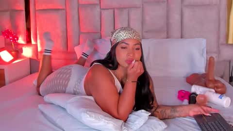 Miss Abigail  online show from November 5, 3:36 pm