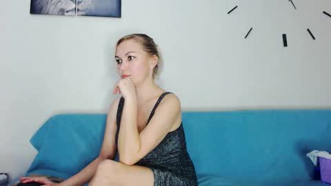 miss_blonde1 online show from April 3, 2:24 pm