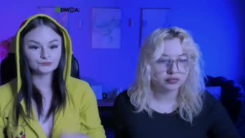 miss_courtney online show from April 18, 8:49 am