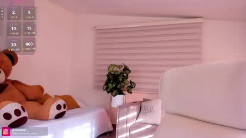 CANDELA CASTRO  online show from December 1, 12:36 pm