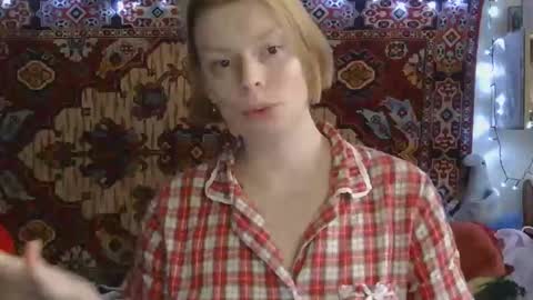 Snapshot of miss_elistia_ chatting on October 21, 11:26 am Elis online show from October 21, 11:26 am