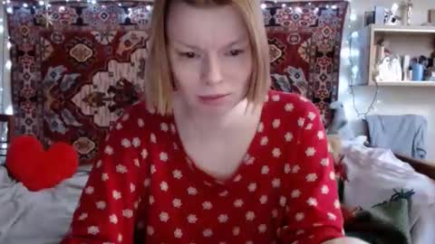 Snapshot of miss_elistia_ chatting on February 18, 12:06 pm Elis online show from February 18, 12:06 pm