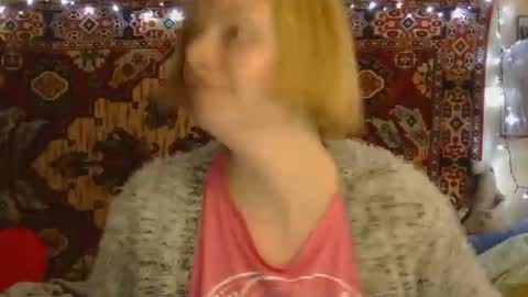 Snapshot of miss_elistia_ chatting on October 9, 11:48 am Elis online show from October 9, 11:48 am