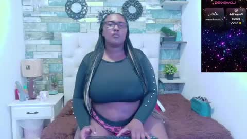 miss_evans_ online show from May 14, 5:11 pm