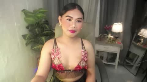 miss_fhakarat online show from February 17, 2:10 am