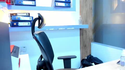 miss_horney online show from March 17, 1:05 pm