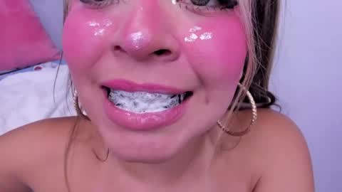 miss_lucyla online show from June 4, 2:34 pm