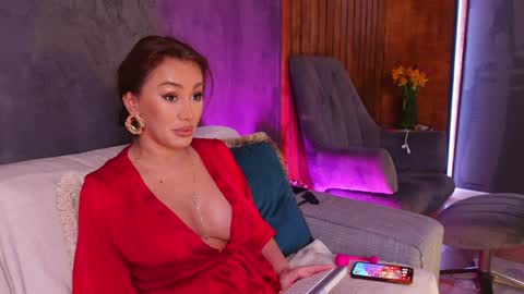 miss_m online show from April 1, 5:54 pm