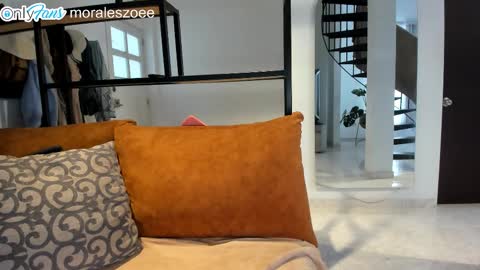 Zoee     online show from March 10, 1:59 pm