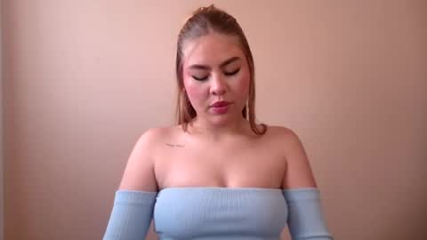 sophi 3 online show from June 25, 7:41 pm