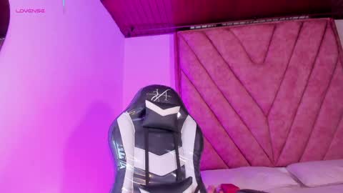 miss_sunnyy online show from April 17, 9:50 pm