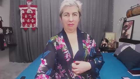 Snapshot of miss_tasha_kom chatting on December 16, 7:48 am miss_tasha_kom online show from December 16, 7:48 am
