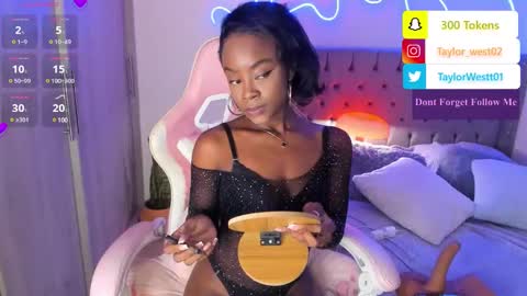 Snapshot of miss_west chatting on February 12, 8:38 am Tay Tay Independent Model online show from February 12, 8:38 am