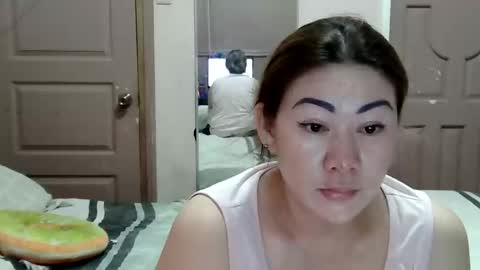 HOT MOMMY ZEPHYR online show from February 9, 10:41 am