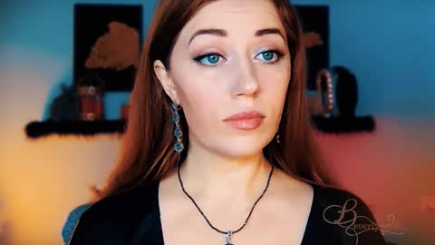 The divine Beverly online show from November 22, 8:13 am