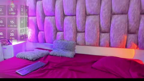 dahlia online show from October 3, 1:52 pm