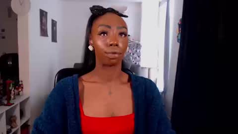 Emilie Diaz online show from March 25, 4:03 pm