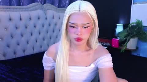 im your queen steffie online show from July 16, 2:09 pm