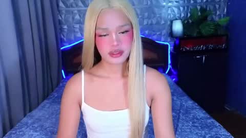 im your queen steffie online show from June 8, 12:06 pm