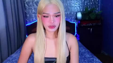 im your queen steffie online show from June 9, 12:27 pm