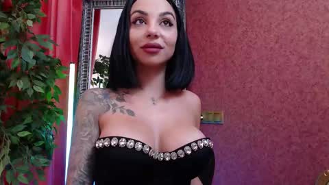 Snapshot of missjuliaxx chatting on October 21, 6:51 am missjuliaxx online show from October 21, 6:51 am