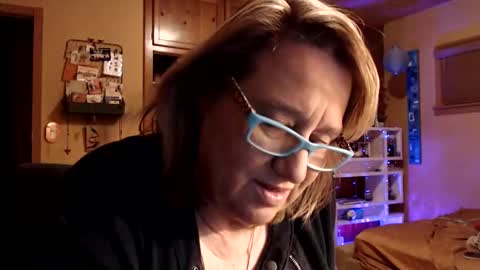 MissKittyFox online show from January 13, 5:12 am