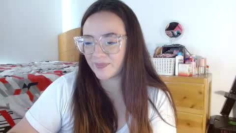 Snapshot of misslady__eva chatting on February 2, 2:24 pm eva online show from February 2, 2:24 pm