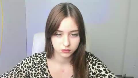 Mia online show from November 12, 12:40 pm