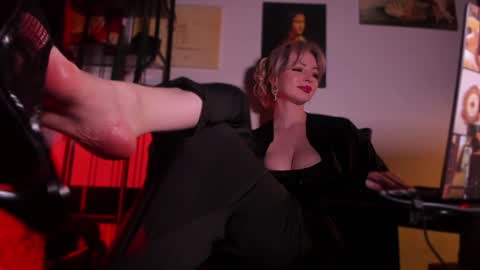 Snapshot of missmirandagd chatting on January 31, 4:38 pm   online show from January 31, 4:38 pm