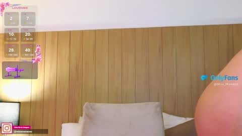 Emma Rivera online show from December 5, 6:04 am