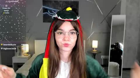 misss_evelyne online show from December 20, 3:35 am