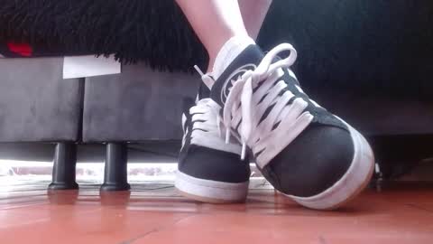 TELL ME MISS online show from November 20, 3:09 pm