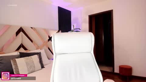 Fernanda Davila online show from March 9, 11:20 pm