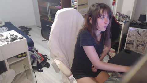 missthon online show from April 16, 11:10 am